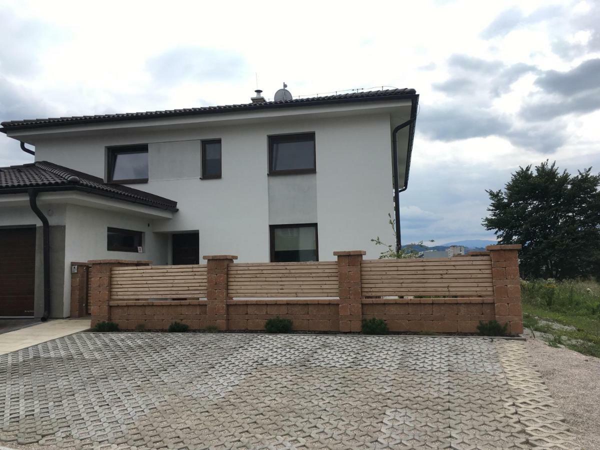 Privat Lägenhet Poprad Exteriör bild